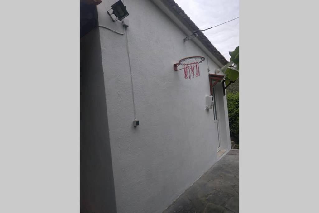 Irinis Cottage カラ・ネラ エクステリア 写真